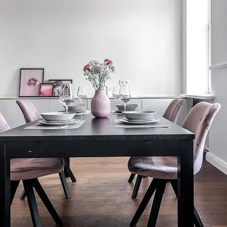 Apartman Old Town - Stylish And Spacious Apt. *