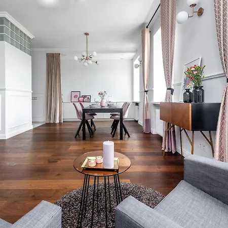 Apartmán Old Town - Stylish And Spacious Apt.