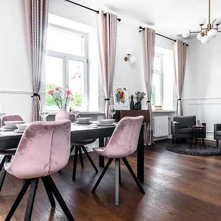 Old Town - Stylish And Spacious Apt. アパート
